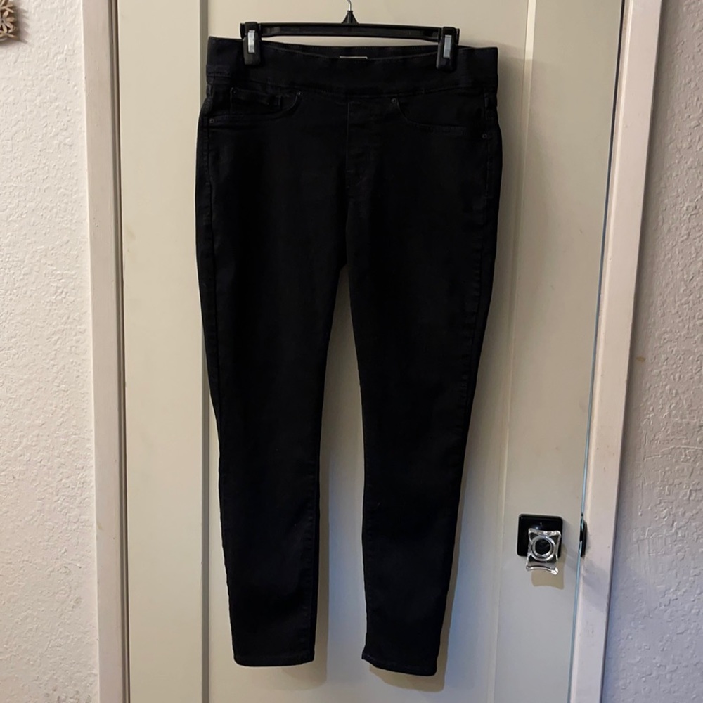 Women’s Levi’s Pull-On Skinny Jeans size 10